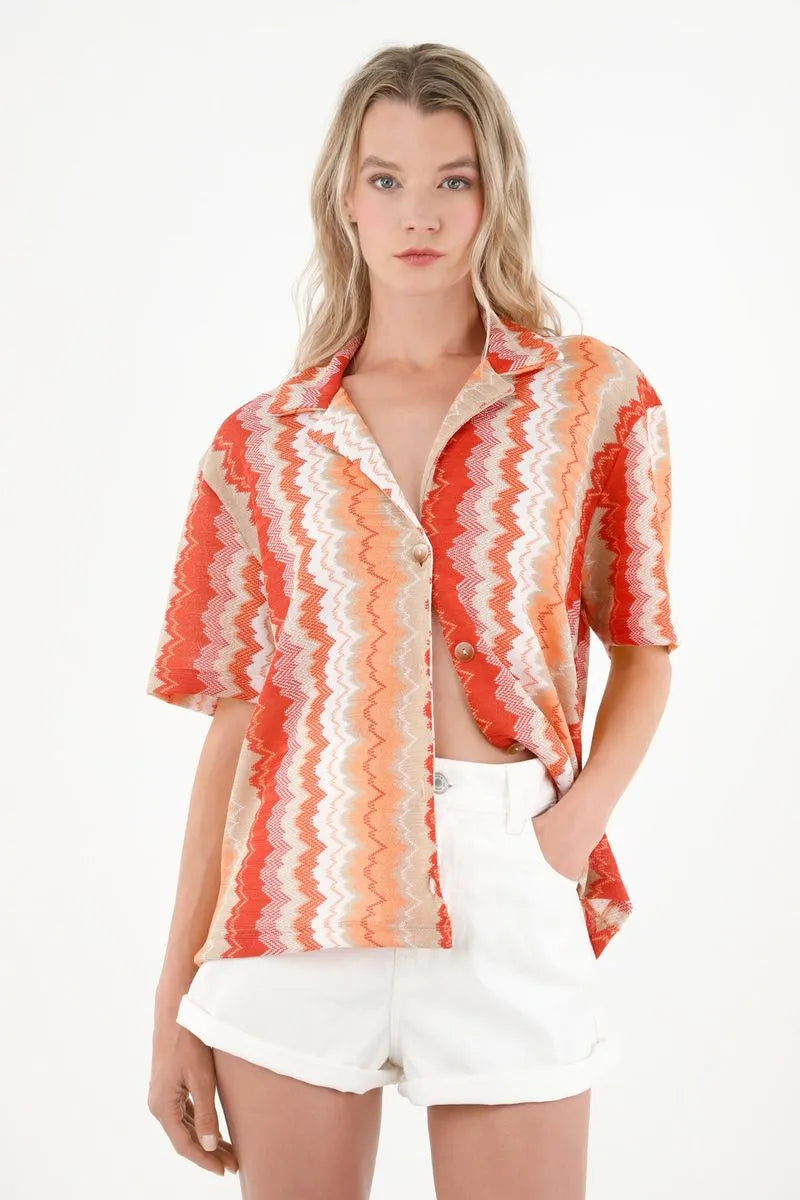 Camisa tipo bowling estampada para mujer