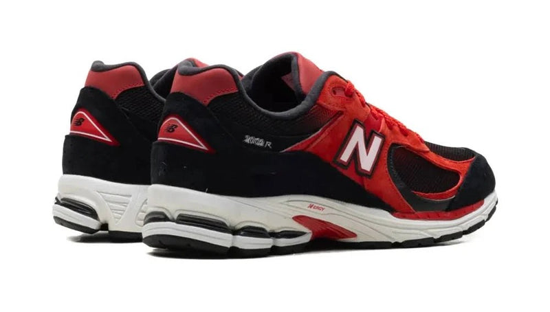 NEW BALANCE 2002 R True Red